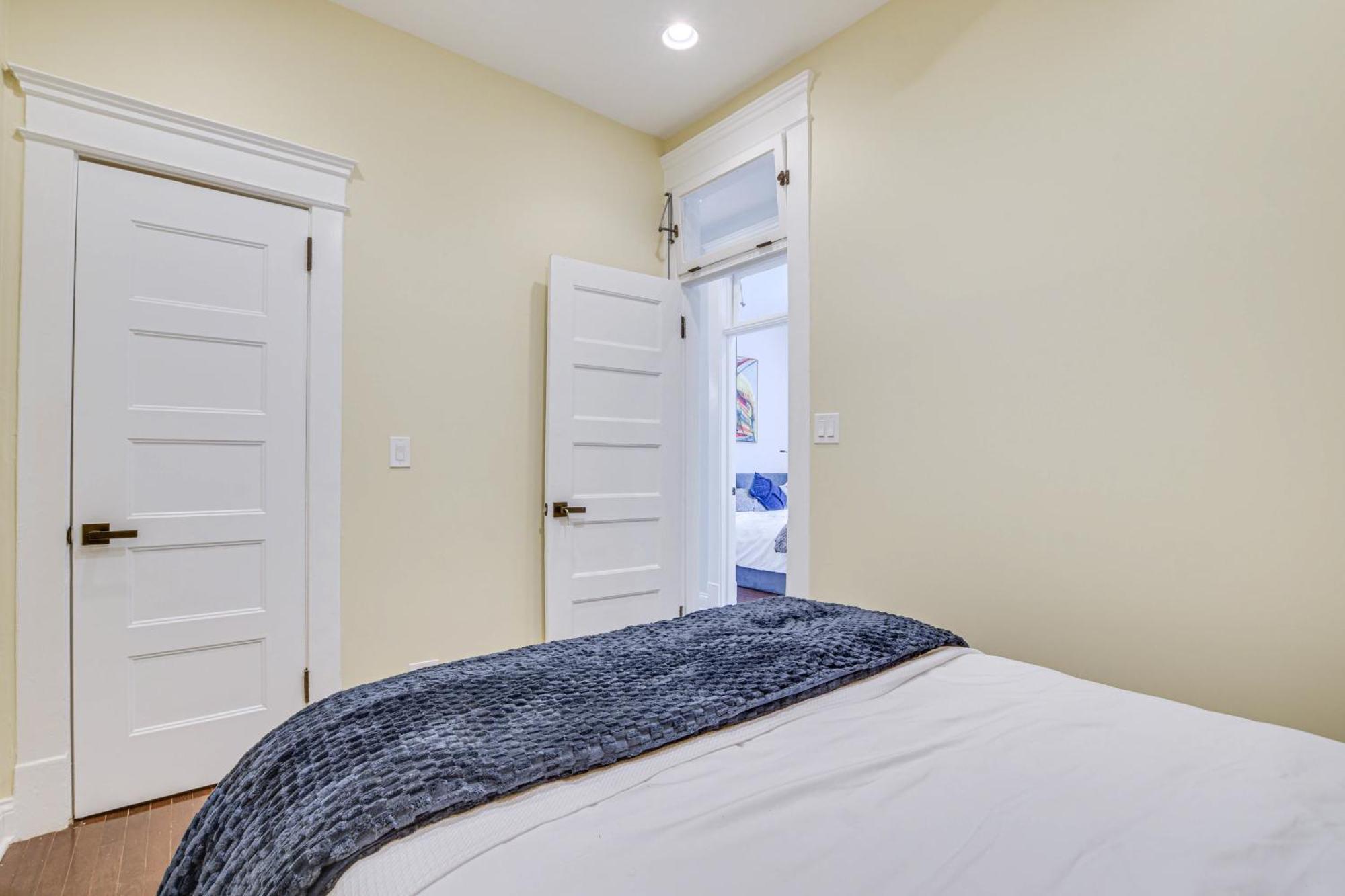 Spacious Condo With Deck About 3 Mi To Downtown Chicago! Екстер'єр фото