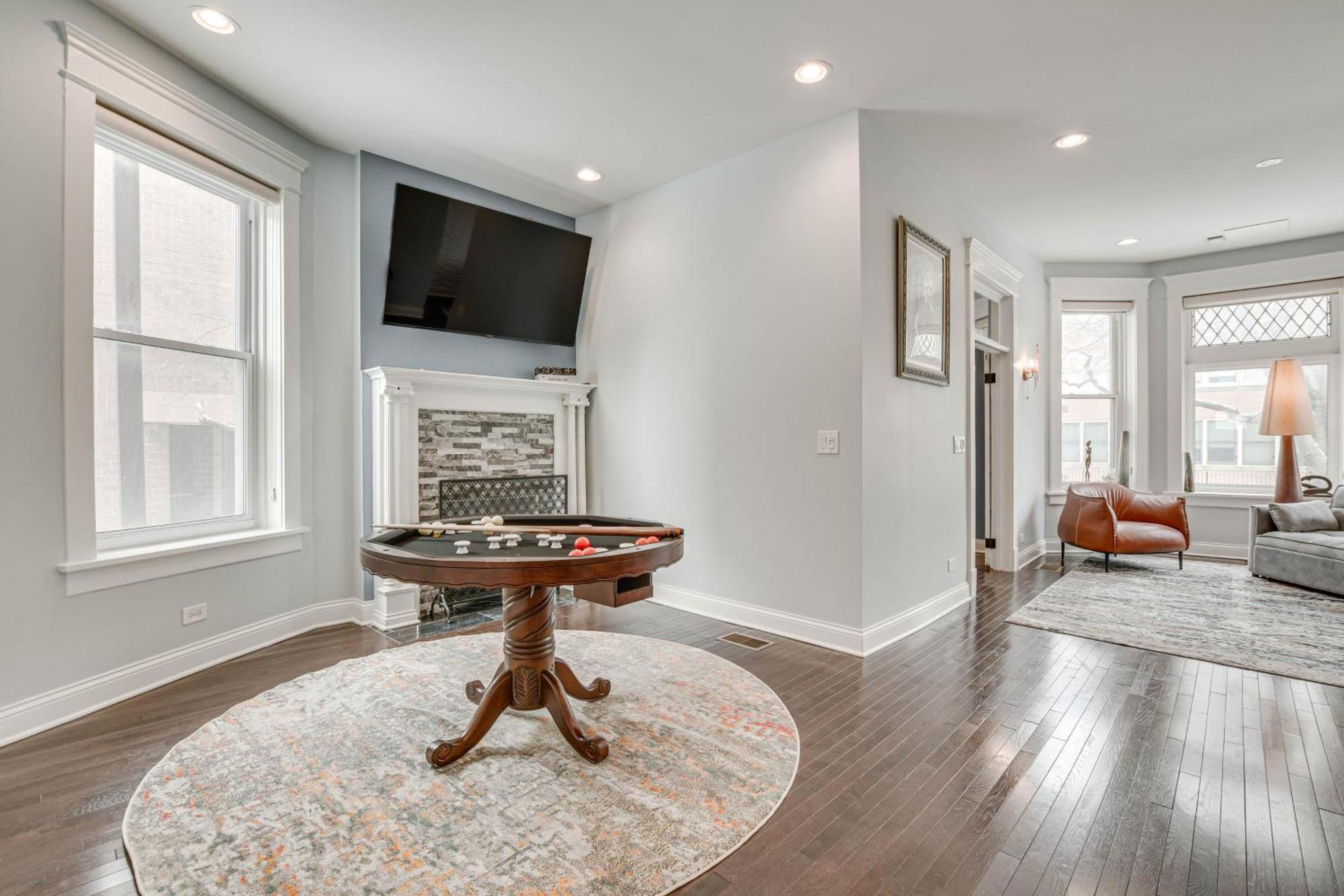 Spacious Condo With Deck About 3 Mi To Downtown Chicago! Екстер'єр фото