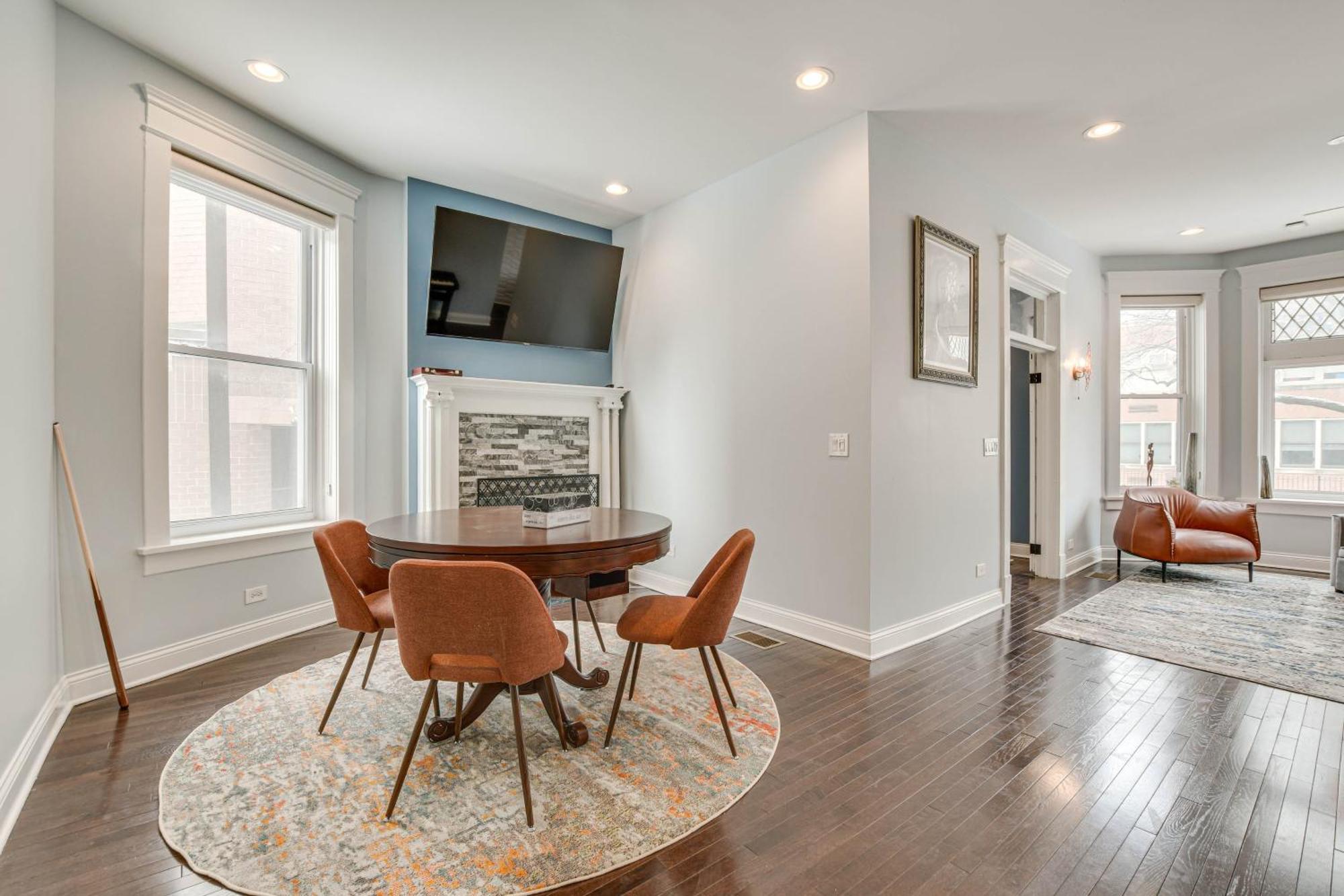 Spacious Condo With Deck About 3 Mi To Downtown Chicago! Екстер'єр фото
